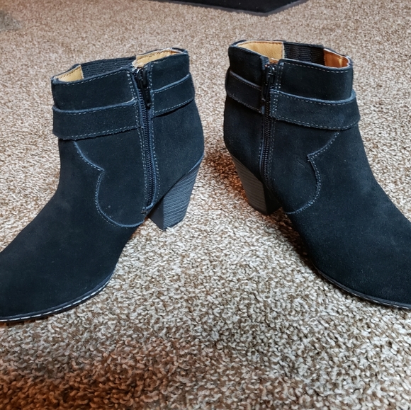 G.H. Bass & Co. Bootie - Picture 3 of 9